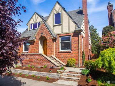 6816 Dayton Avenue N, Seattle, WA, 98103