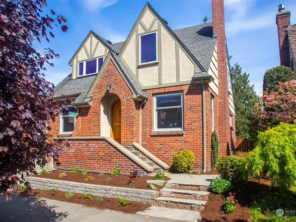 6816 Dayton Avenue N, Seattle, WA 98103