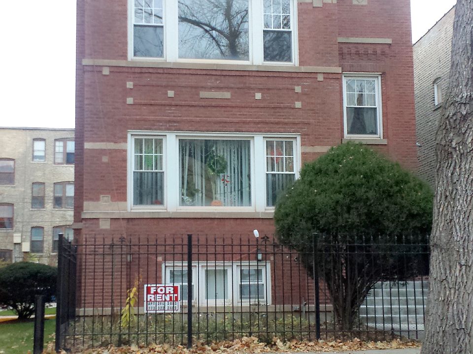 1st image of 2418 W Lunt Ave #2