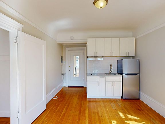 2nd image of 676 Geary St #211