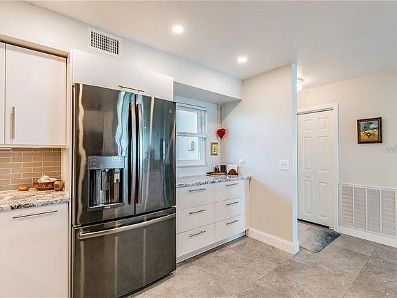 5th image of 5108 Brittany Dr S APT 305