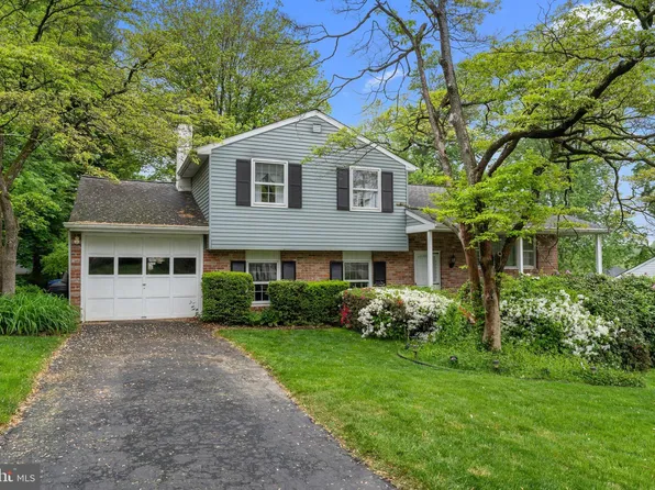 424 Valley Rd, Langhorne, PA 19047