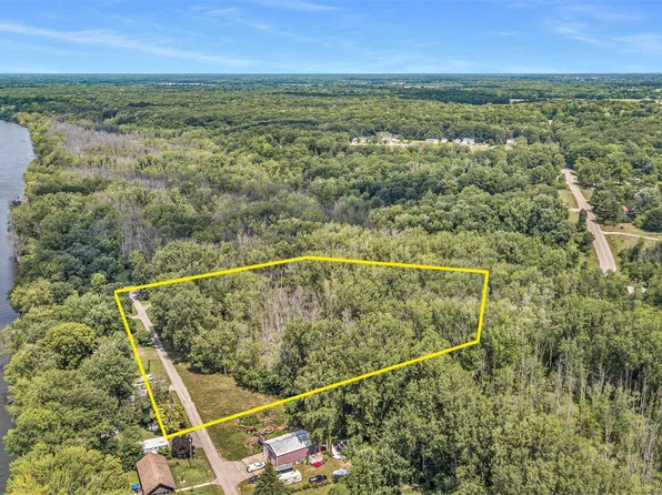 Lake Forest St, Coopersville, MI 49404