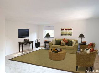 8 Fuller Rd #1, Foxboro, MA 02035