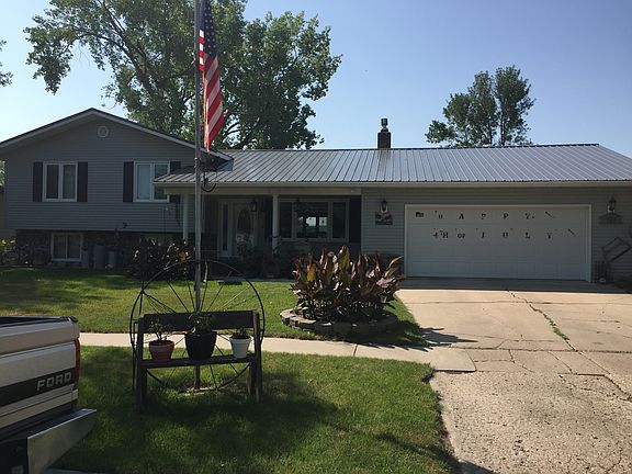 3rd image of 707 E Caledonia Ave