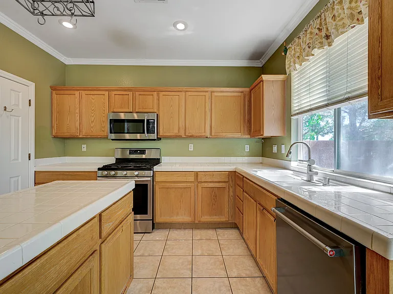 3412 Mountain Park St — Photo 14