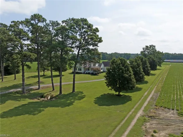 17479 Courthouse Hwy, Windsor, VA 23487