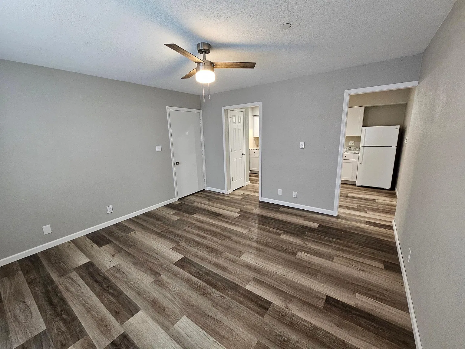1500 Lindy Ave — Photo 3