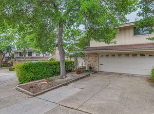 2949 Country Place Cir, Carrollton, TX 75006