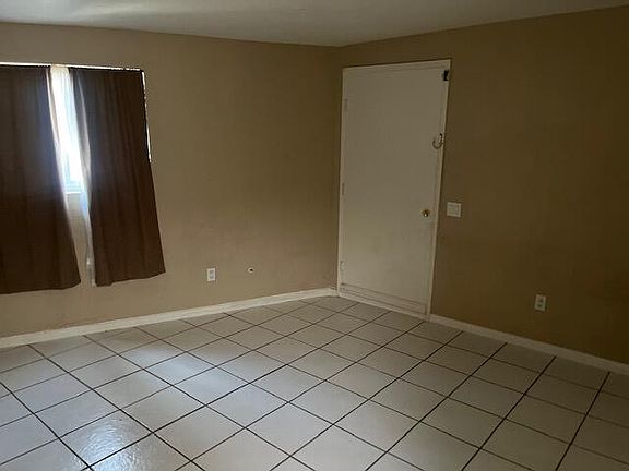 4th image of 45618 Panorama Dr #45618