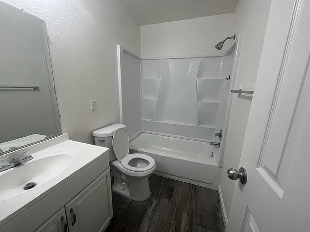 2910 N Tracy Blvd #44 — Photo 4