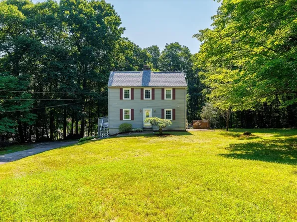 37 Breakneck Rd, Sturbridge, MA 01566