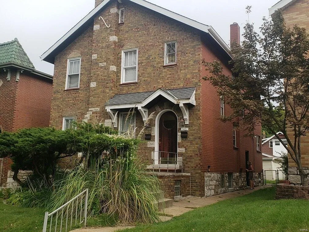 5461 Rhodes Ave photo 1