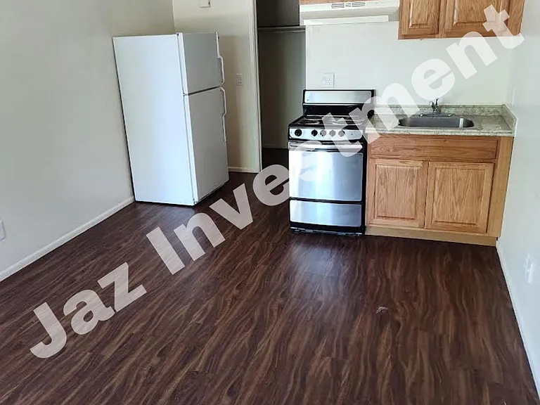 616 N San Marcos Dr #5 — Photo 2