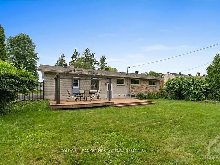 12 Oakwood Ave — Photo 30