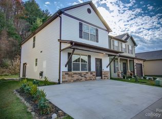 27 Greenly Ln, Fletcher, NC 28732