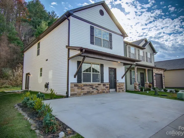 27 Greenly Ln, Fletcher, NC 28732
