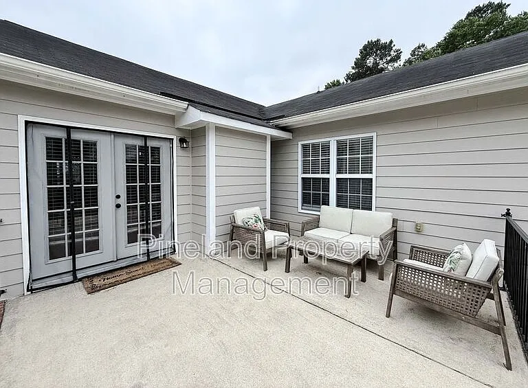 201 Old Colony Pl — Photo 25