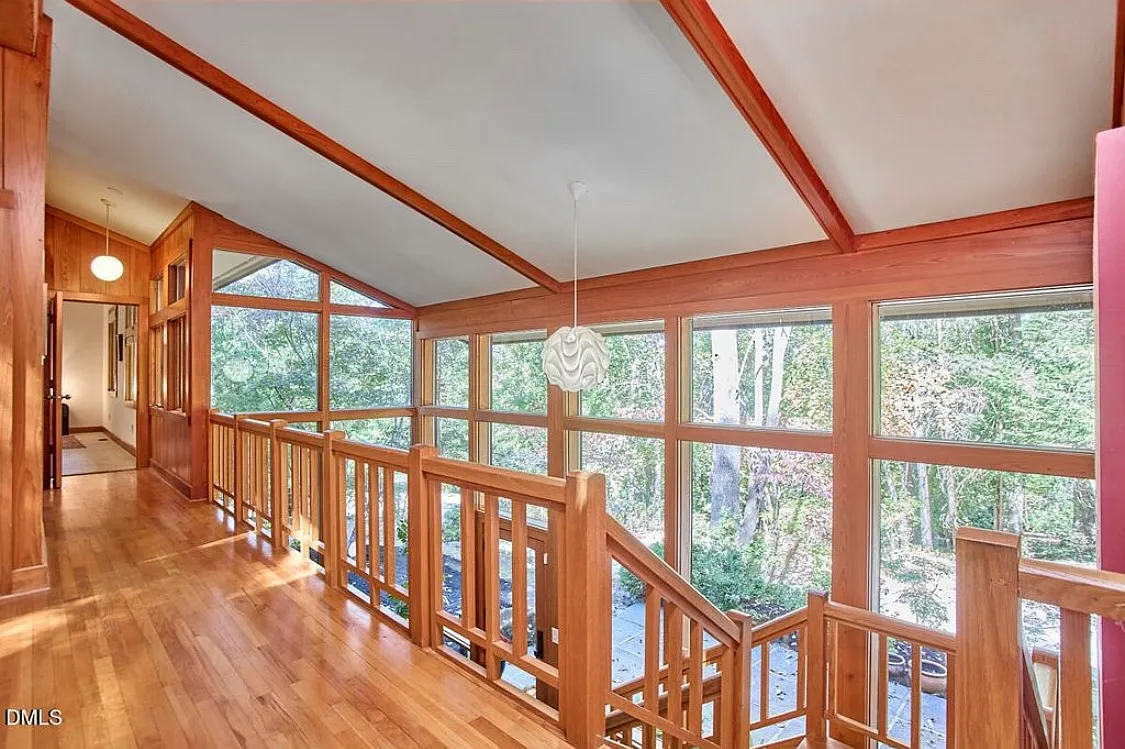 4 bed, 3760 sqft, $5,500 — Photo 3