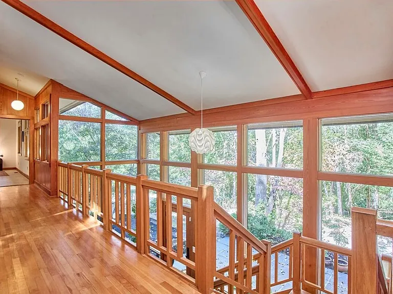 113 Rhododendron Dr — Photo 3
