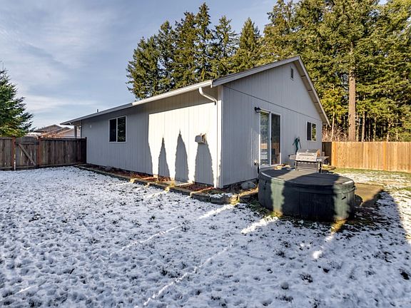 3rd image of 18601 84th Avenue Ct E