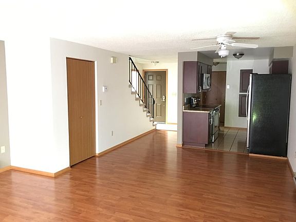 Dining, Kitchen & Entry