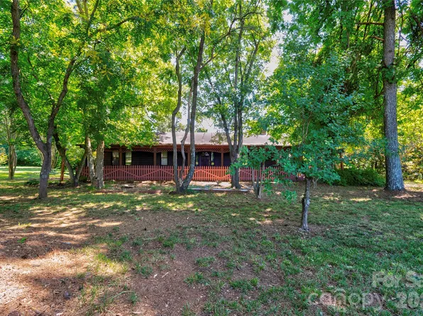1419 Melrose Dr, Shelby, NC 28152