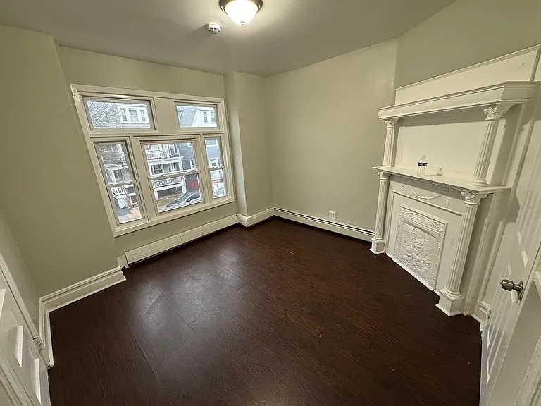 247 Amherst St #5D — Photo 5