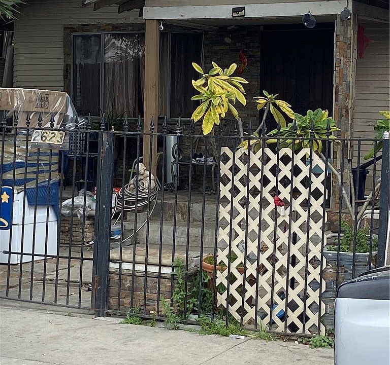 1st image of 2623 E 127th St