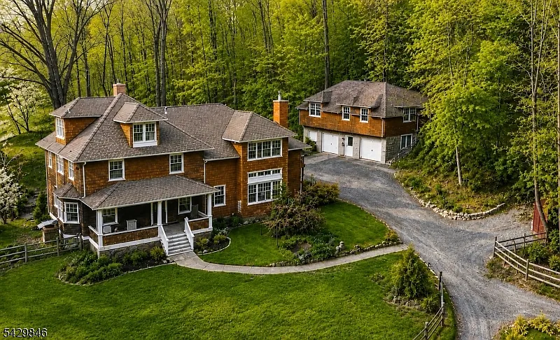 5 bed, 4.5 bath, $9,000 — Photo 2
