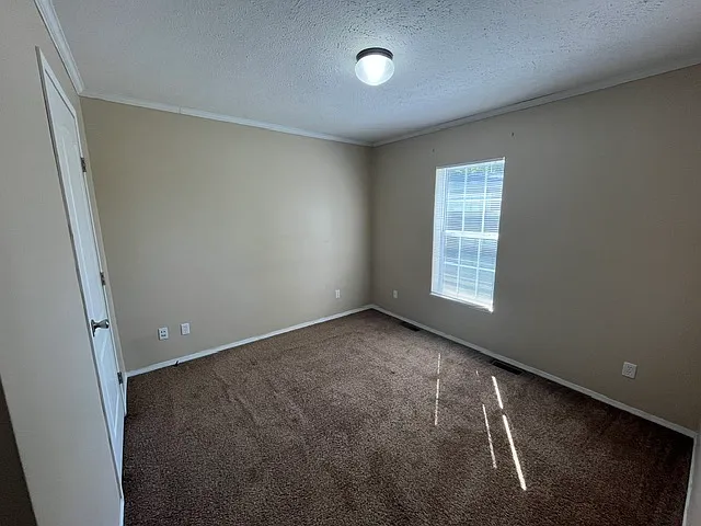 11 Meadows — Photo 15