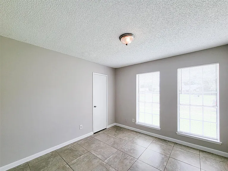 8530 Quail Burg Ln — Photo 18