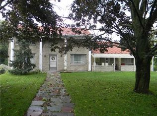 305 Old Clairton Rd, Clairton, PA 15025