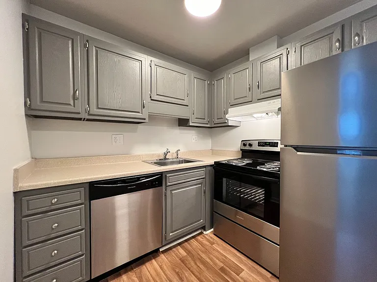 Stone Ridge Apartments- Convenient Location — Photo 14