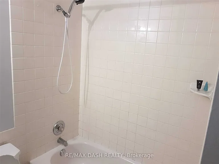 123 Woodbine Ave #203 — Photo 7