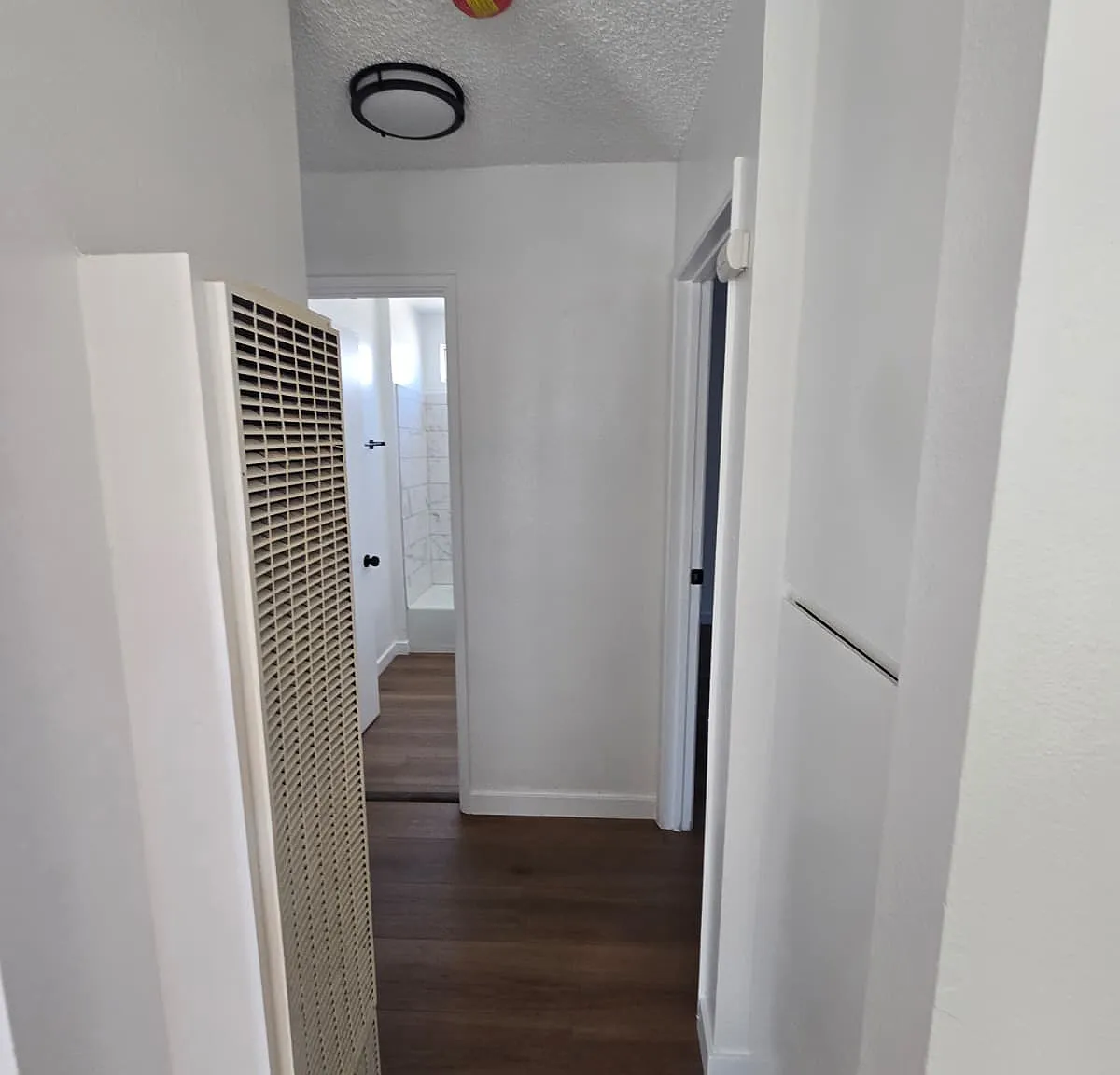 1114 Gladys Ave. - 1116C — Photo 3