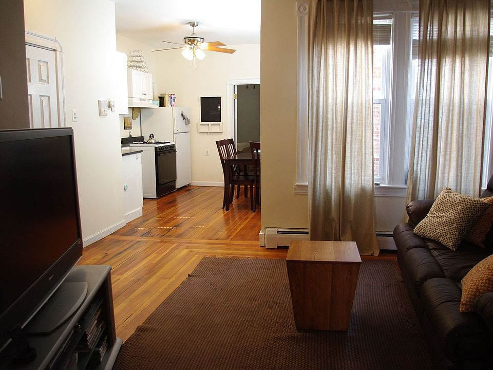 Living Room facing Kitchen