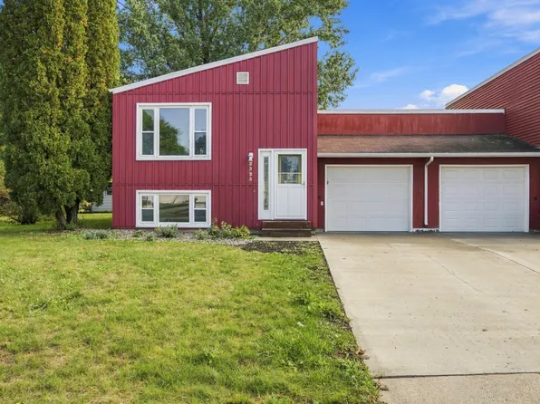 2323 Sundance Cir S, Fargo, ND 58103