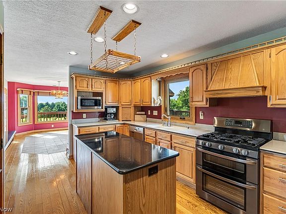 5th image of 11095 Strausser St NW