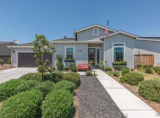 9206 Manor Glen Ln, Shafter, CA 93263