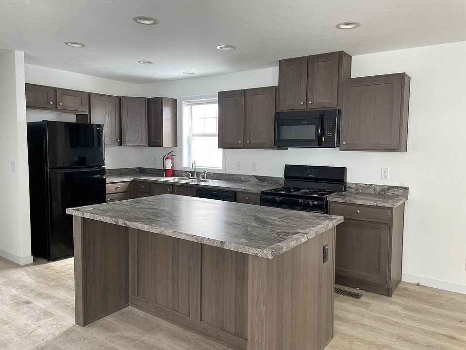 1st image of 260 Pin Oak Dr #86