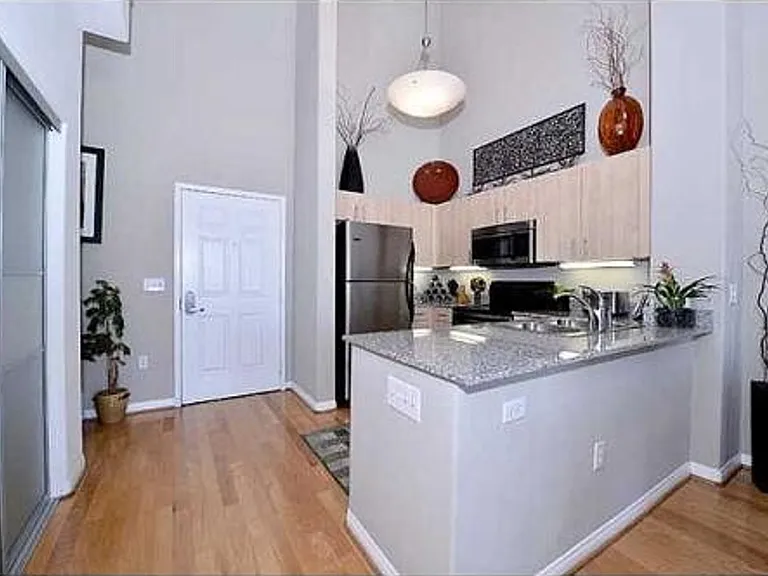 1642 7th Ave #527 — Photo 3