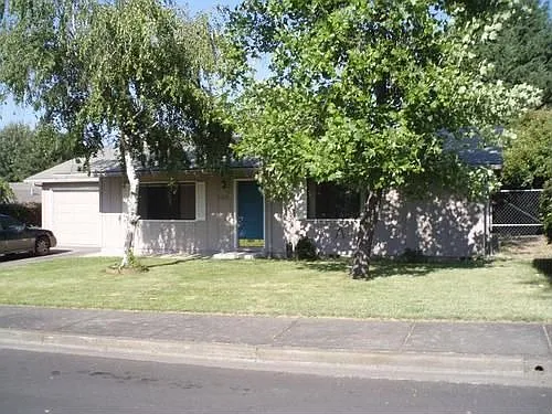 1462 Severson Dr photo 1