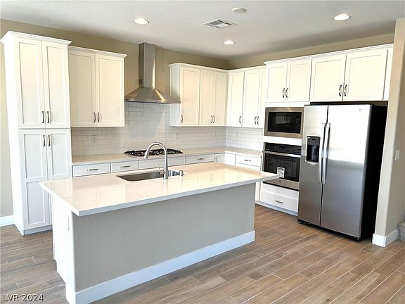 5th image of 1014 Williamtown Ave