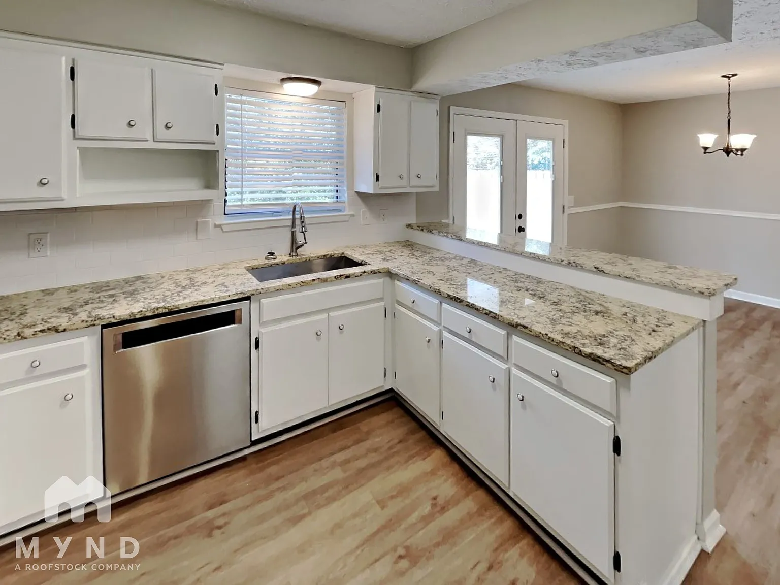 3 bed, 2.5 bath, 1495 sqft, $1,995 — Photo 3