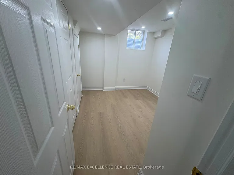 66 Townley Cres #BASEMENT — Photo 4