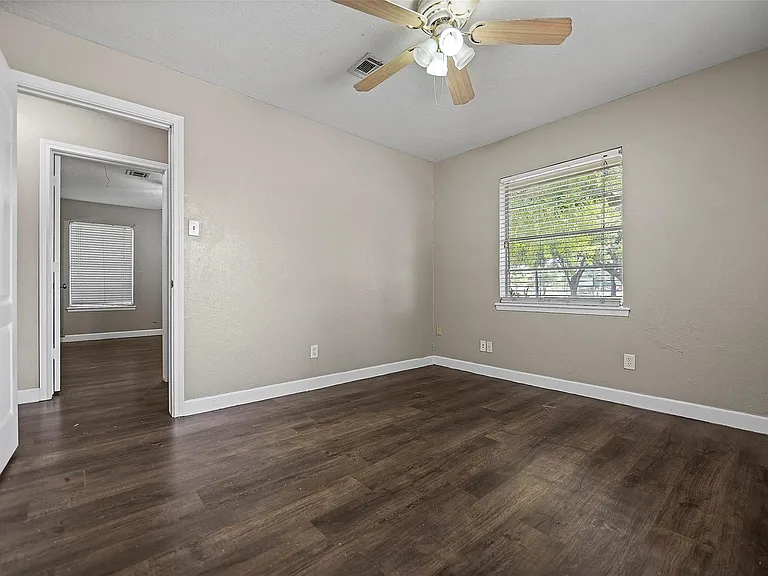 15915 Mueschke Rd — Photo 36