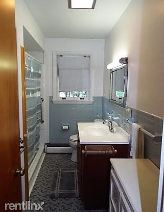 1st floor bathroom 1