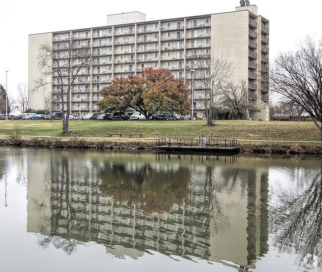 1st image of 1000 Fulton Pkwy