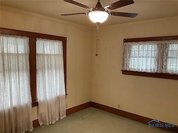3rd image of 2127 Alvin St